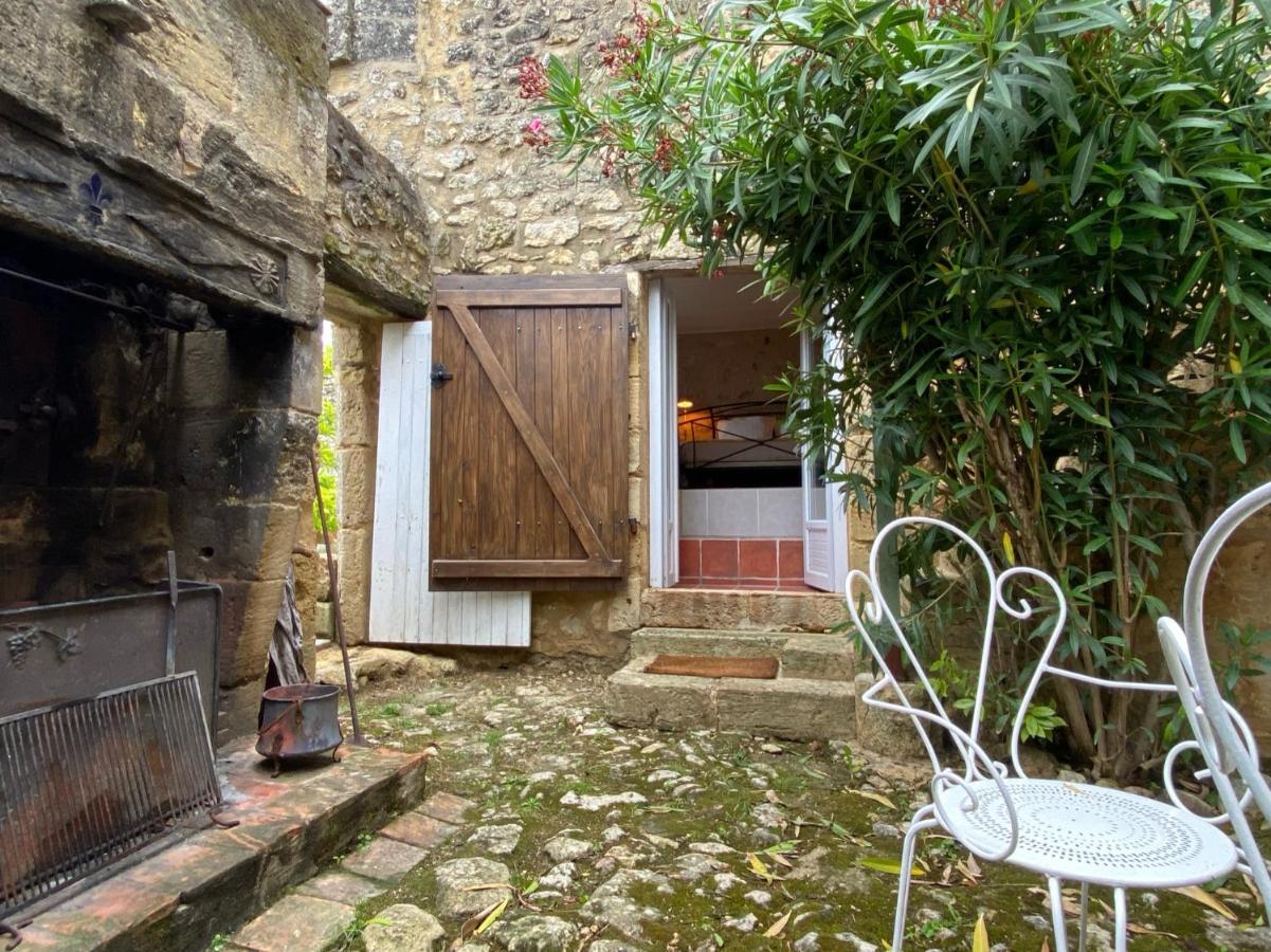 Le Prieure De Saint Pierre Acomodação com café da manhã Exterior foto